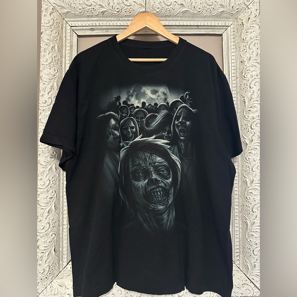 Vintage Single Stitch Rock Eagle Black Graphic Zombie T-Shirt. Back hit!